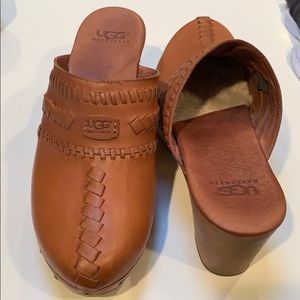 Ugg clogs